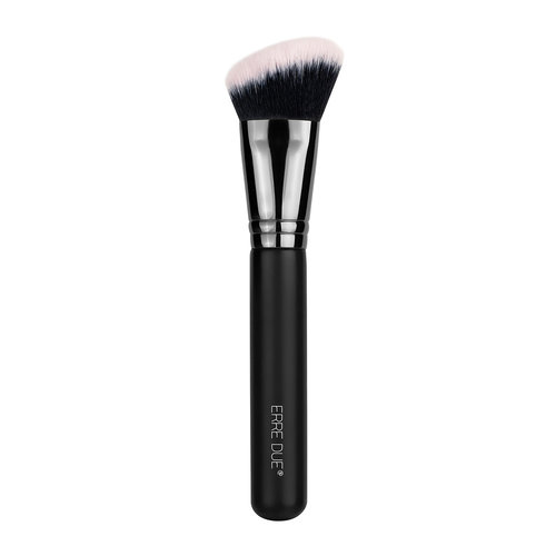 Angled Foundation & Contouring Brush