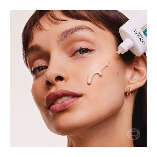 Bright Reveal Κρεμά Προσώπου Με Νιασιναμίδη, Χρώμα & SPF50 Ανοιχτή Απόχρωση 50ml